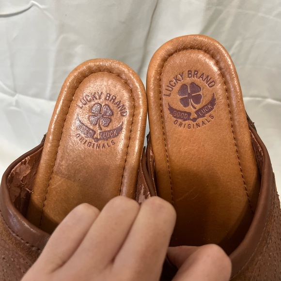 LUCKY BRAND WOMENS LEATHER AND WOOD CLOG Size 7 - Picture 6 of 7